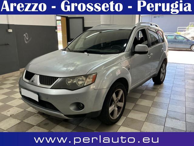 Mitsubishi Outlander 2.0 DI-D Intense, del 2008, 285.000 km, in vendita a Arezzo (AR)