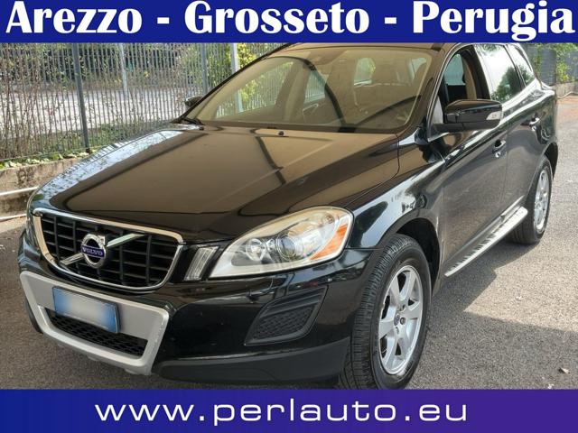 Volvo XC60 D4 Geartronic Momentum, del 2013, 183.000 km, in vendita a Arezzo (AR)