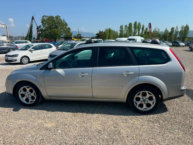 Ford Focus + 1.6 TDCi (90CV) SW - foto 3 di 4