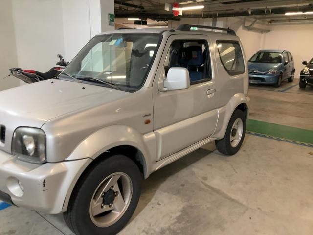 Suzuki Jimny 1.3i 16V cat 4WD Club - foto 2 di 4
