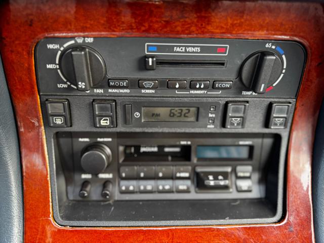 Jaguar XJ6 3.2 cat. Manuale Iscritta ASI, del 1990, 186.200 km, in vendita a Castellaneta (TA)