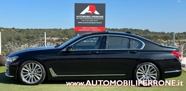 BMW 730 d 265cv XDrive Eccelsa (Tetto/ParkAss./Navi/Retro), del 2018, 117.000 km, in vendita a Castellaneta (TA)