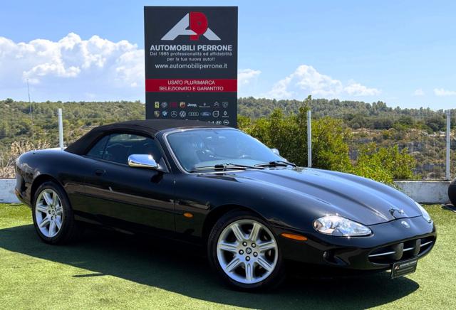Jaguar XK8 4.0i V8 Convertibile - foto 3 di 4
