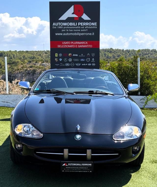 Jaguar XK8 4.0i V8 Convertibile, del 1999, 156.000 km, in vendita a Castellaneta (TA)