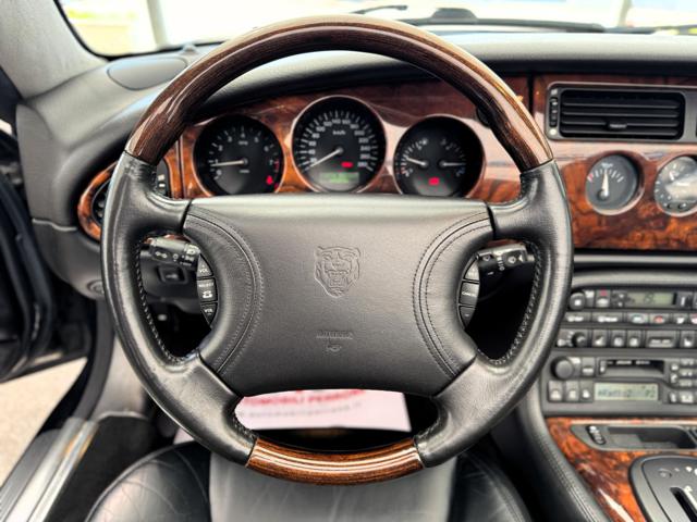 Jaguar XK8 4.0i V8 Convertibile usato a CASTELLANETA