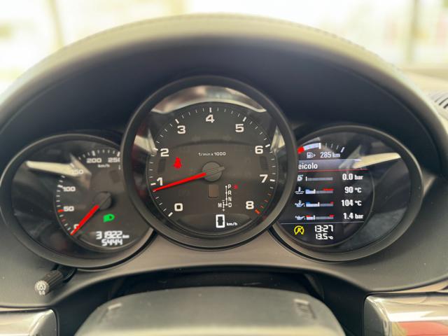 Porsche 718 Boxster 2.0i 300cv PDK usato a CASTELLANETA