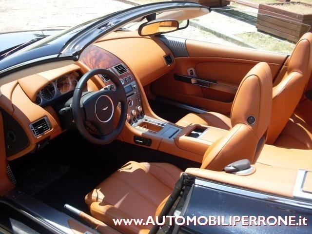 Aston Martin DB9 Volante Touchtronic, del 2007, in vendita a Castellaneta (TA)