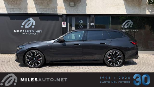 BMW 520 d 48V Touring Msport Pro 21" Carbon Panorama - foto 2 di 4