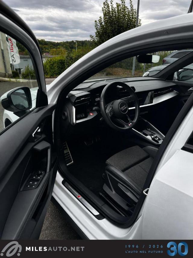 Audi A3 SPB 30 g-tron Stronic S line edition Matrix ACC - foto 3 di 4