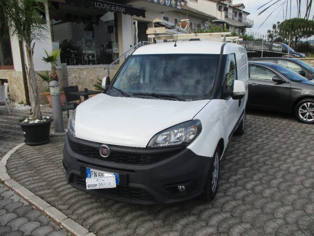 Fiat Doblo 1.4 T-JET NATURAL POWER PC-TN CARGO LAMIERATO SX 2 usato a SALERNO