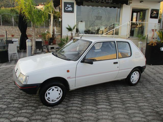 Peugeot 205 3 porte Look - foto 4 di 9