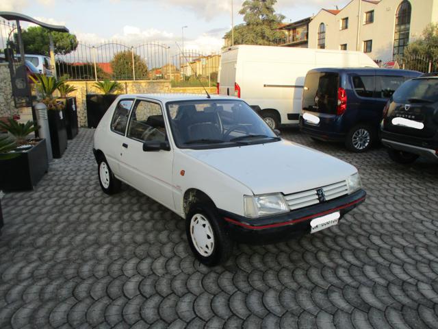 Peugeot 205 3 porte Look, del 1991, 90.000 km, in vendita a Salerno (SA)