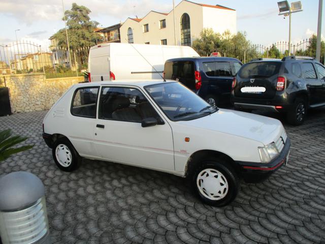 Peugeot 205 3 porte Look - foto 3 di 9
