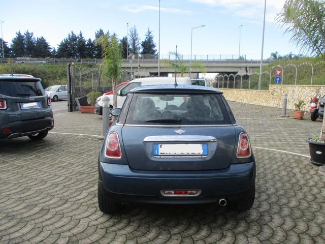 MINI One 1.6 16V (72kW), del 2011, 29.000 km, in vendita a Salerno (SA)