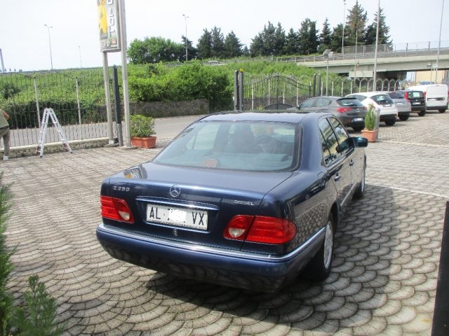 Mercedes-Benz E 250 cat Avantgarde - foto 3 di 4