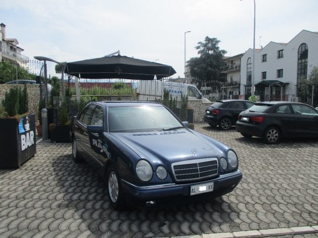 Mercedes-Benz E 250 cat Avantgarde - foto 2 di 4