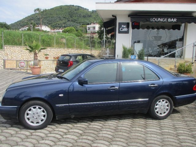 Mercedes-Benz E 250 cat Avantgarde - foto 4 di 4