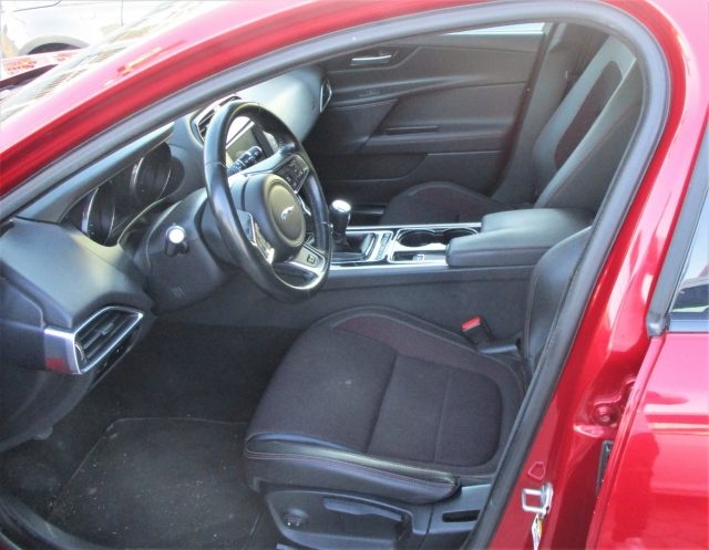 Jaguar XE 2.0 D Turbo 180CV Portfolio - foto 4 di 4