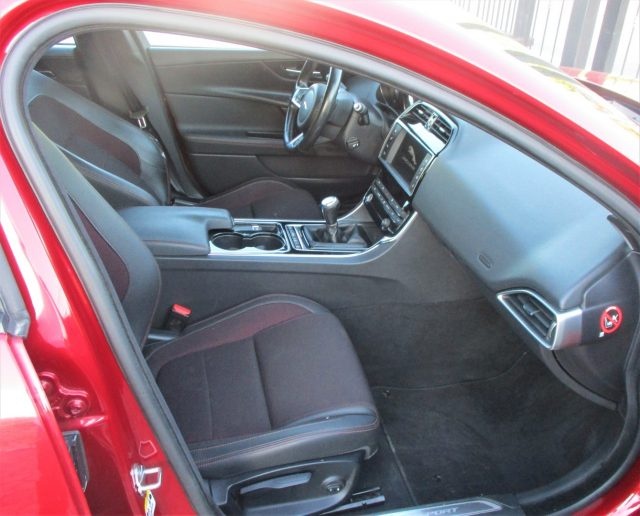Jaguar XE 2.0 D Turbo 180CV Portfolio usato a SALERNO