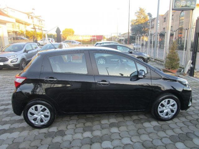 Toyota Yaris 1.0 5 porte Business usato a SALERNO
