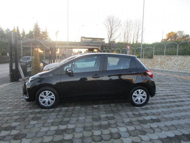 Toyota Yaris 1.0 5 porte Business usato a SALERNO