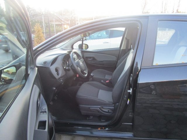 Toyota Yaris 1.0 5 porte Business - foto 4 di 4