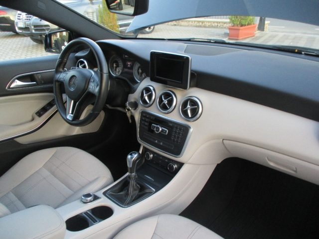 Mercedes-Benz A 180 CDI Sport, del 2015, 45.000 km, in vendita a Salerno (SA)