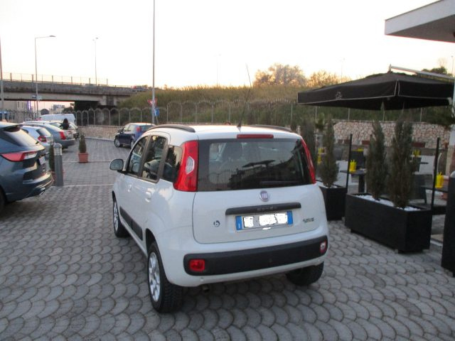 Fiat New Panda 0.9 TwinAir Turbo Natural Power Lounge - foto 3 di 4
