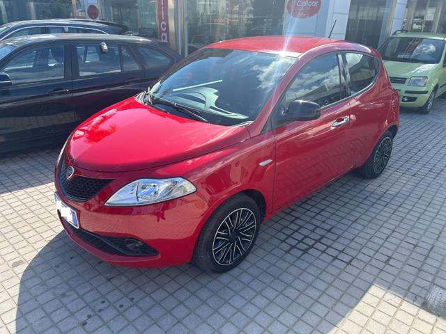 Lancia Ypsilon 1.0 FireFly 5 porte S&S Hybrid Ecochic Silver usato a ALTAVILLA MILICIA