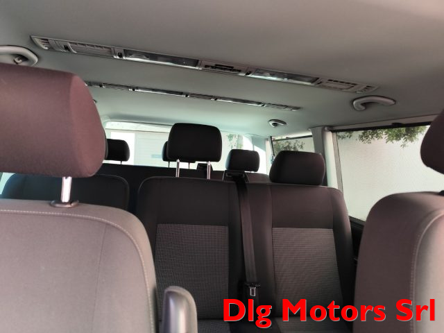 Volkswagen Caravelle 2.0 BiTDI 180CV DSG 4 Motion PC Comfortline 8POSTI, del 2013, 273.000 km, in vendita a Milano (MI)
