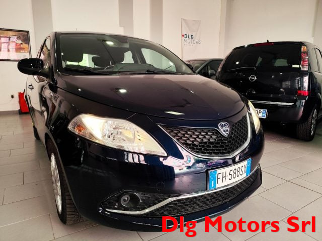 Lancia Ypsilon 1.2 69 CV 5 porte Gold 83.000 km, del 2017, 83.000 km, in vendita a Milano (MI)