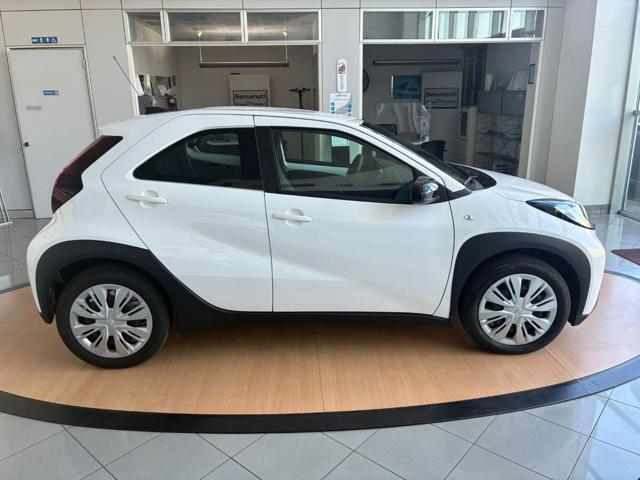 Toyota Aygo X 1.0 VVT-i 72 CV 5 porte Active - foto 4 di 4