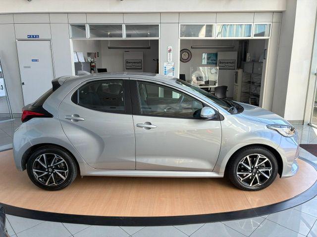 Toyota Yaris 1.5 Hybrid 5 porte Trend - foto 2 di 12