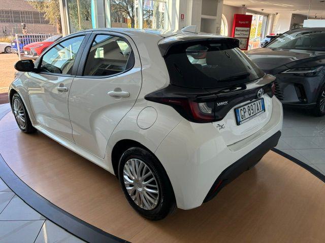 Toyota Yaris 1.5 Hybrid 5 porte Active - foto 3 di 4