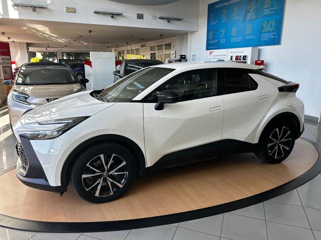 Toyota C-HR 2.0 PHEV Trend - foto 3 di 4