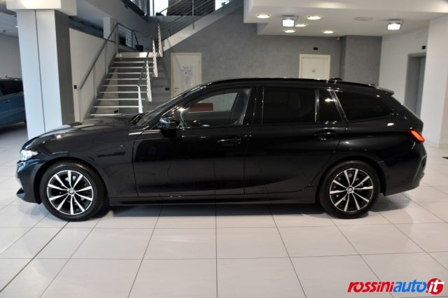 BMW 318 D TOURING 150 CV STEPTRNIC INNOVATION/COMFORT PACK - foto 2 di 4