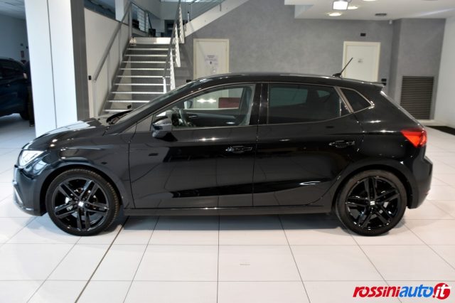 SEAT Ibiza 1.0 ECOTSI 95 CV FR + R18 BLACK + FR DESIGN PACK + - foto 3 di 4