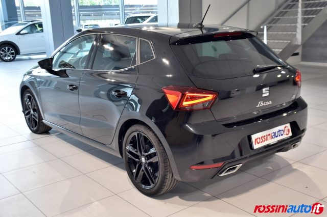 SEAT Ibiza 1.0 ECOTSI 95 CV FR + R18 BLACK + FR DESIGN PACK + - foto 4 di 4