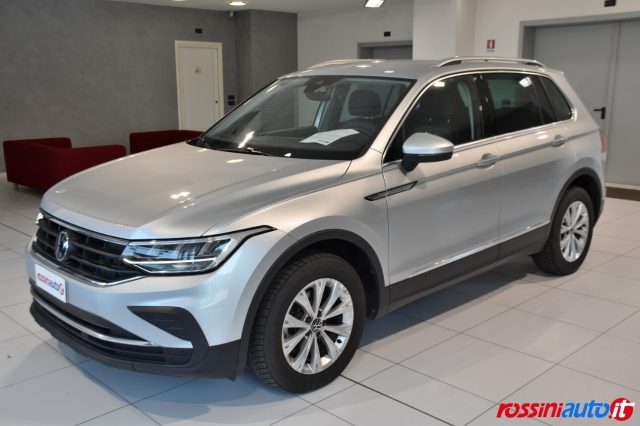 Volkswagen Tiguan 2.0 TDI 150 CV DSG LIFE + TECH PACK usato a QUINZANO D OGLIO