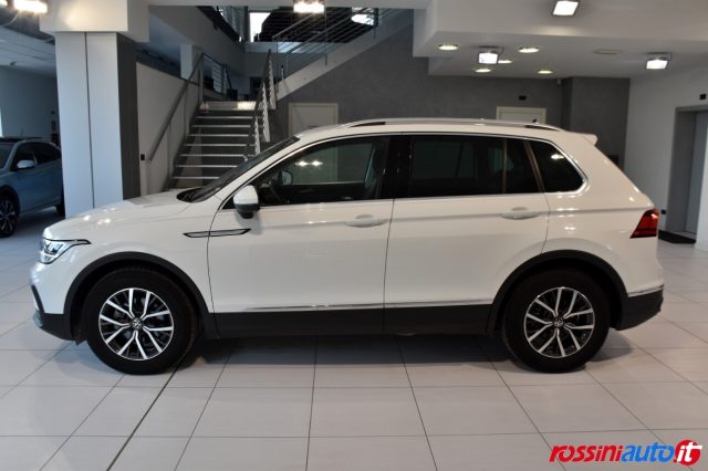 Volkswagen Tiguan 1.5 TSI 150 CV LIFE + R17 TULSA + TECH PACK + RUOT - foto 3 di 4