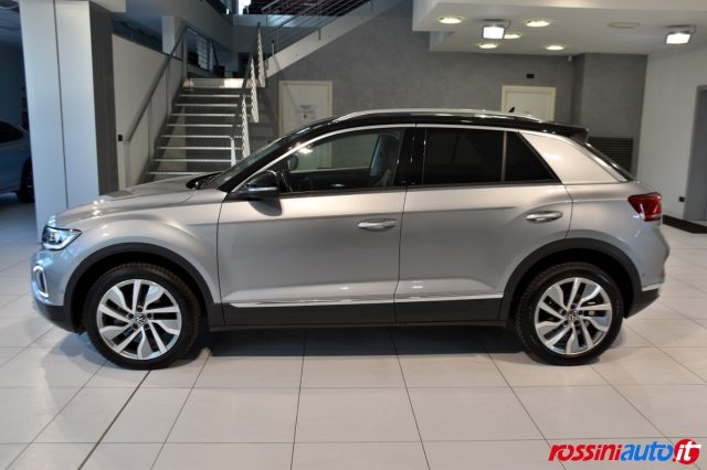 Volkswagen T-Roc 1.5 TSI 150 CV STYLE + TECH PACK + R18 + EASY OPEN - foto 4 di 4