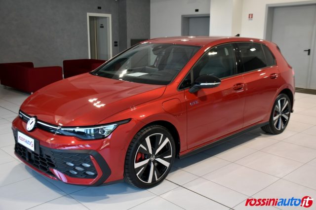 Volkswagen Golf GTE 1.5 E-HYBRID 272 CV DSG + R18 + DCC + TECH PAC - foto 1 di 4
