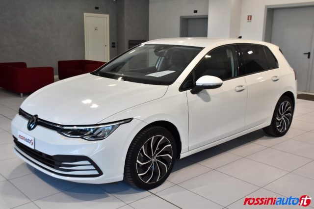 Volkswagen Golf 8 1.5 ETSI 131 CV DSG LIFE + R17 VENTURA + MIRROR - foto 3 di 4