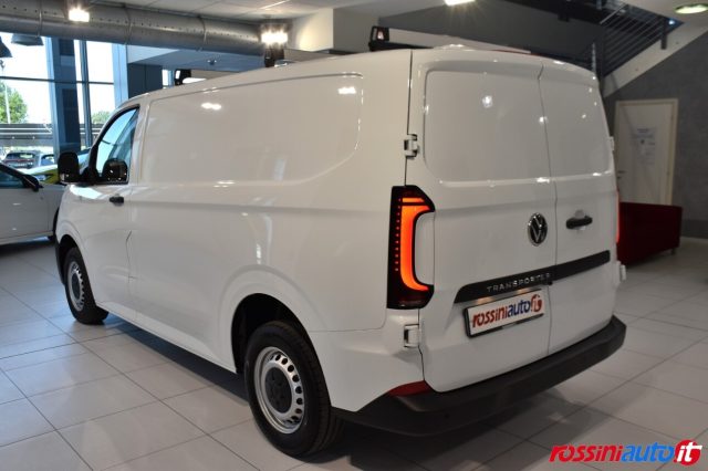 Volkswagen Transporter T7 2.0 TDI 150 CV 28Q L1 RETROCAMERA + CRUISE + PD - foto 3 di 4