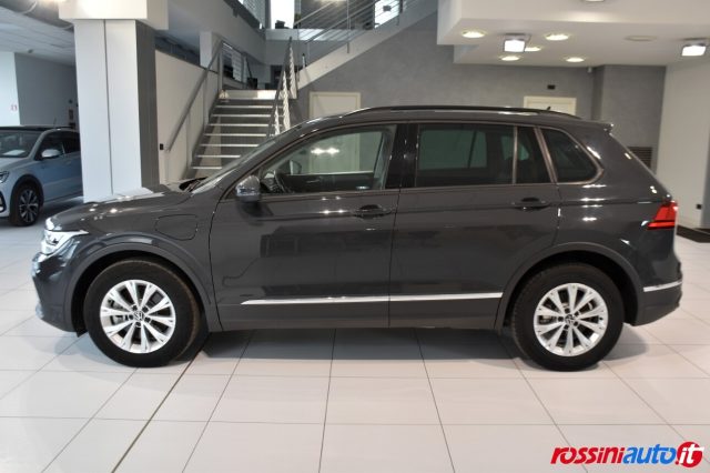 Volkswagen Tiguan 1.4 E-HYBRID 204 CV DSG LIFE PLUG-IN - foto 3 di 4