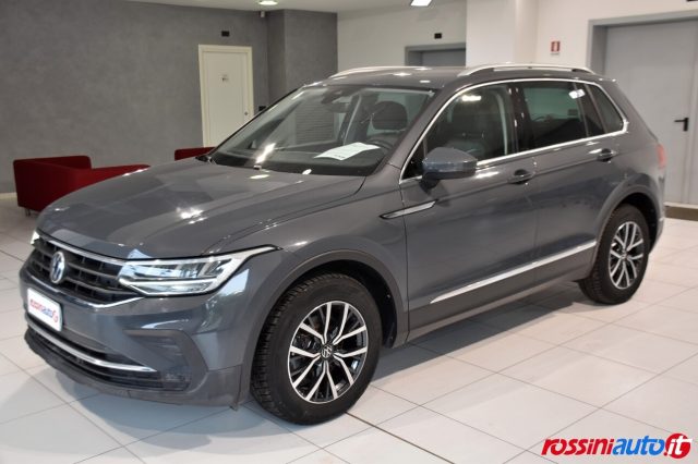 Volkswagen Tiguan 2.0 TDI 150 CV DSG LIFE + TECH PACK + NAVI + CARGO, del 2021, 85.400 km, in vendita a Quinzano D Oglio (BS)
