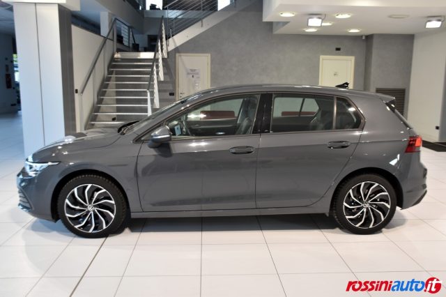 Volkswagen Golf 8 1.5 ETSI 150 CV DSG LIFE + NAVI + REARVIEW + R17 - foto 4 di 76