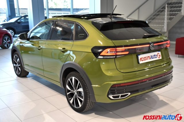 Volkswagen Taigo 1.5 TSI 150 CV DSG R-LINE + R18 BI-COLOR + 2XCLIMA - foto 4 di 4