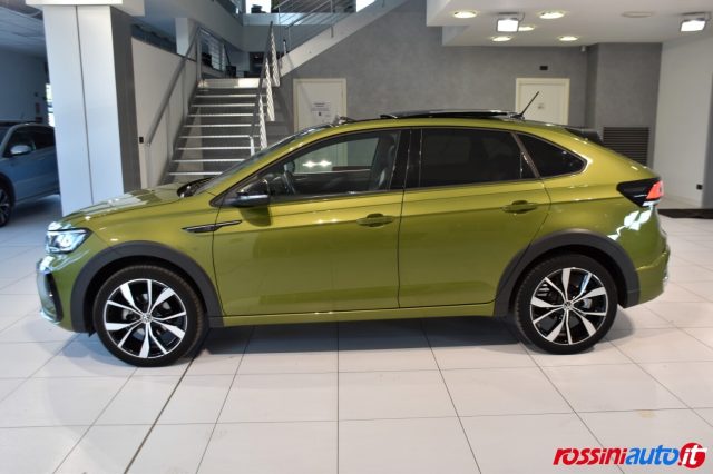 Volkswagen Taigo 1.5 TSI 150 CV DSG R-LINE + R18 BI-COLOR + 2XCLIMA - foto 3 di 4