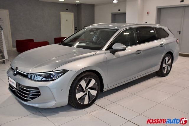 Volkswagen Passat 2.0 TDI 150 CV DSG ELEGANCE + AREA VIEW + GANCIO +, del 2025, 22.500 km, in vendita a Quinzano D Oglio (BS)